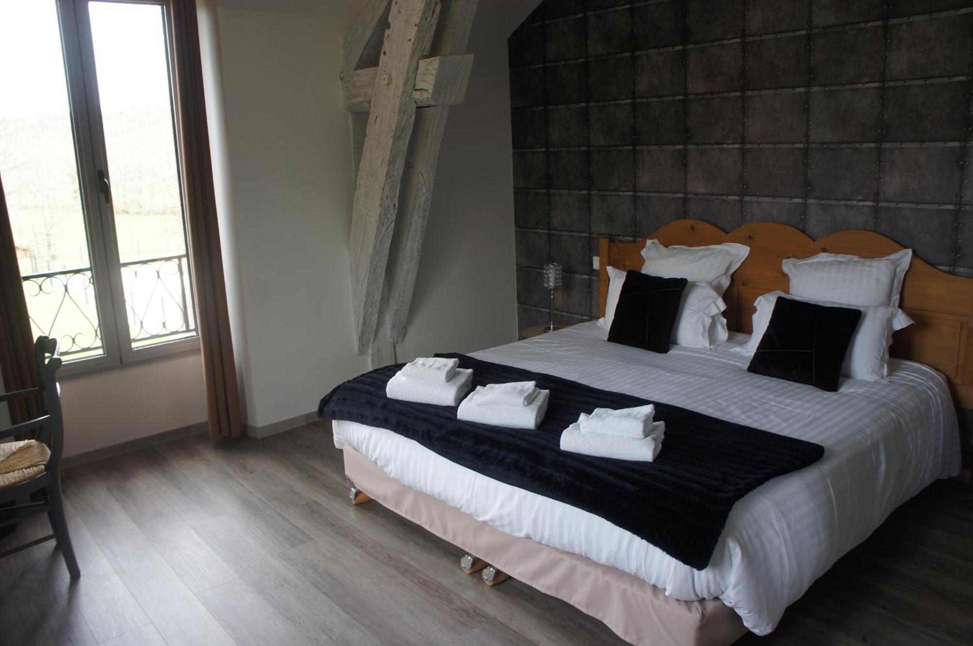 Logis Hotel Auberge De Cartassac Cressensac-Sarrazac Exterior photo